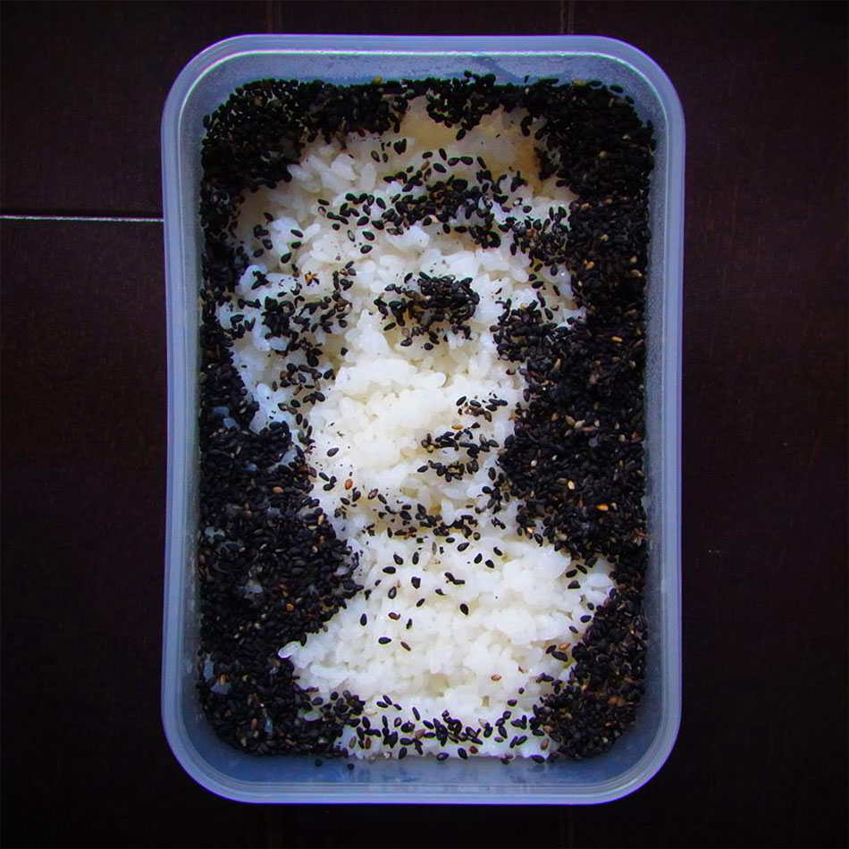 Michelangelos David made with sesame seeds in bento art 