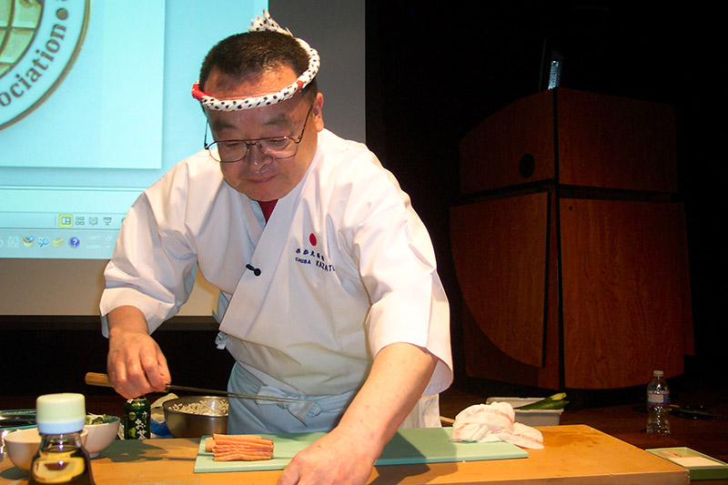 making-traditional-tenugui-with-cloth-artisan-takimoto-somesho