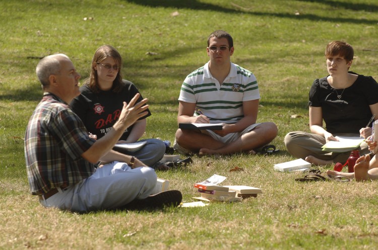 jocelyne allen circle of people discussing books