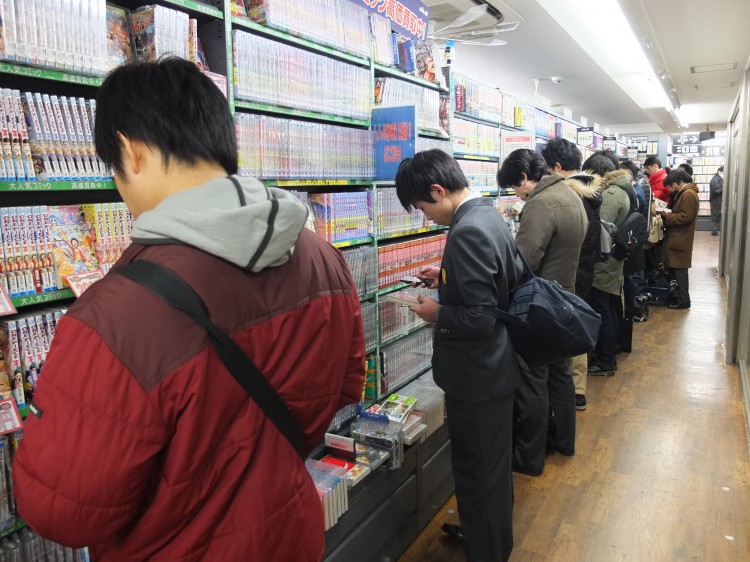 jocelyne allen interview line of people reading manga