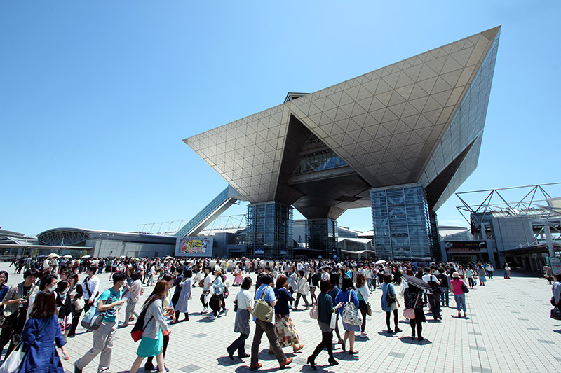 tokyo big buinding blue sky design festa