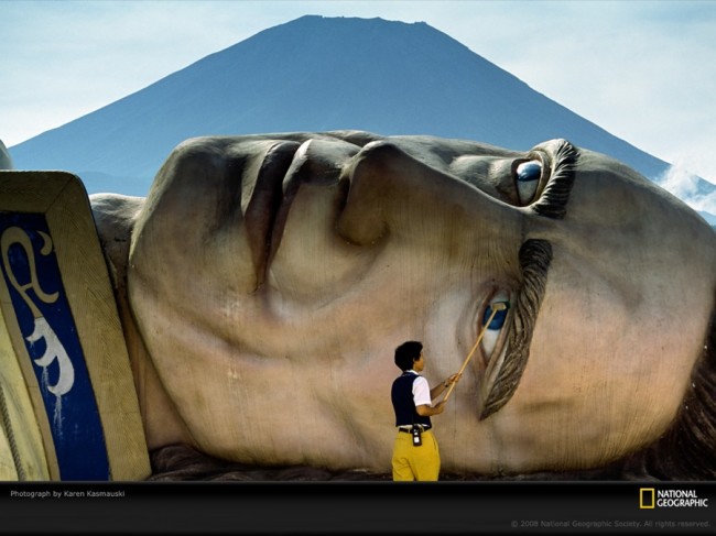 Man cleans attraction at abandoned Japanese amusement park Gulliver's Kingdom