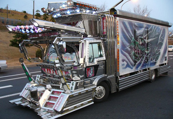heavily modified tricked out truck