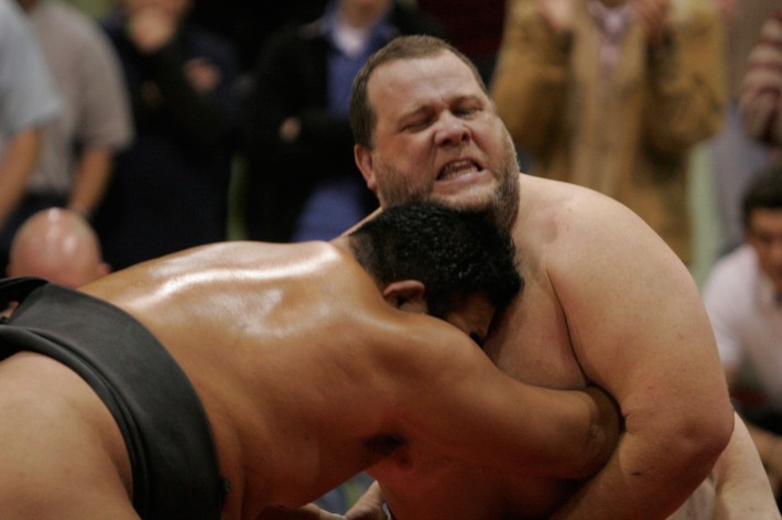 sumo match against japanese wrestler and foreigner wrestler