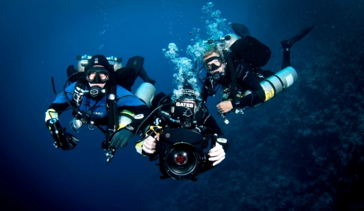 A Japanese homestay family scuba diving