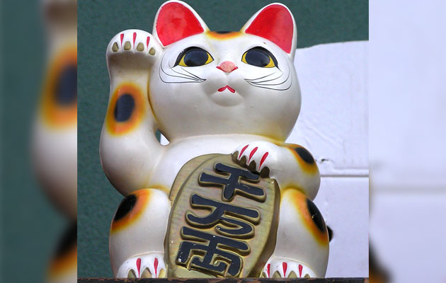 gold lucky cat meaning