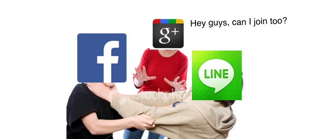 LINE and Facebook represented as humans fighting