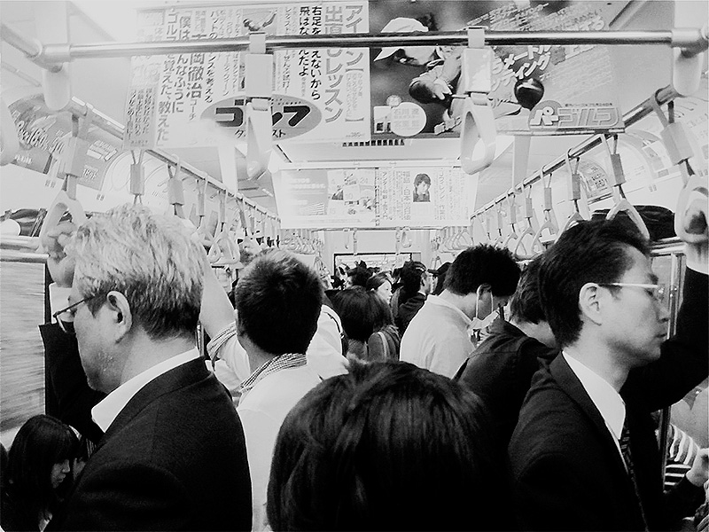 rush hour subway tokyo