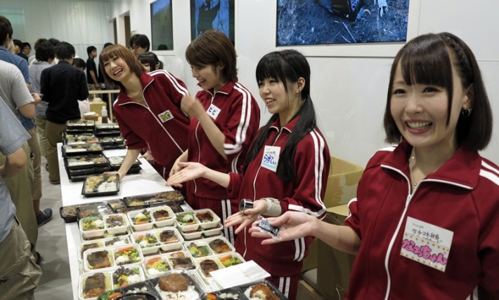 A group of Joshi Mane smiling with bento