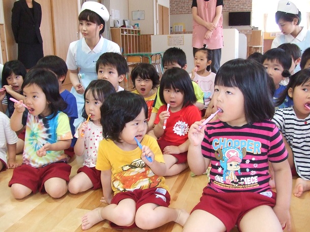 oral hygiene in the classroom japan