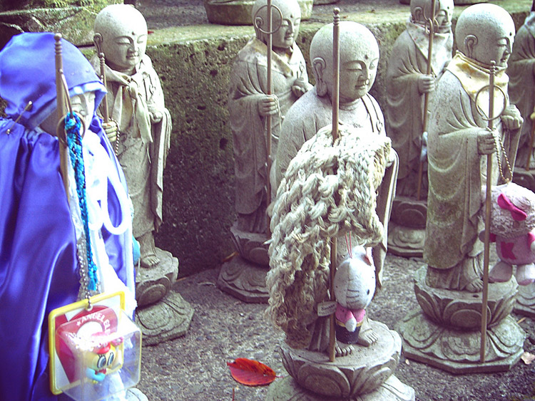 knitting for jizo with toys