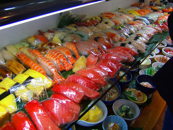 sampuru sushi on display