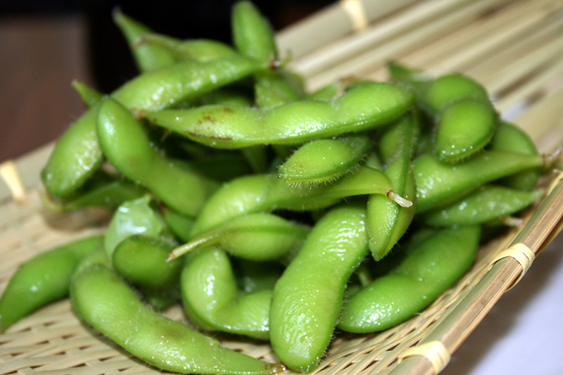 green beans soybeans edamame on a plate