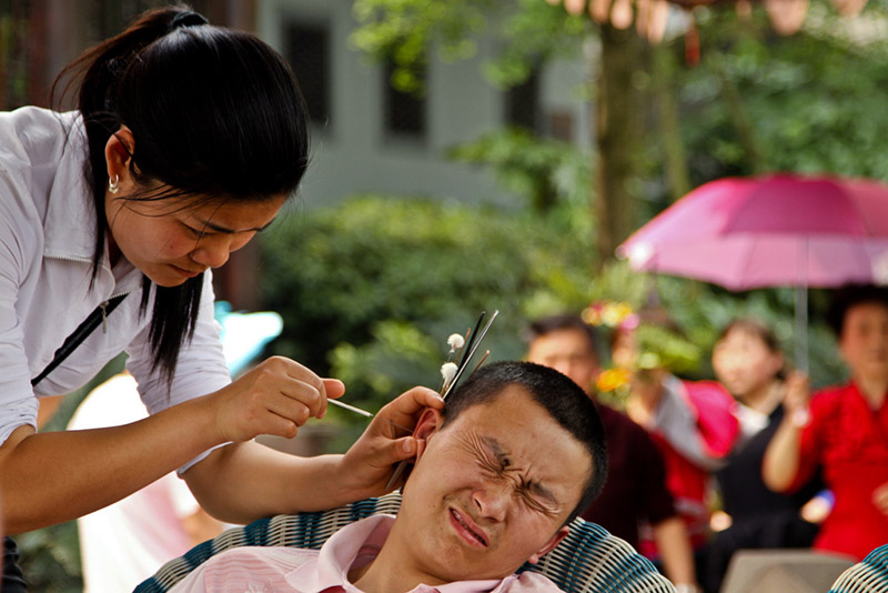 Ear Hair Cuts at a Japanese Ear Cleaning Clinic 