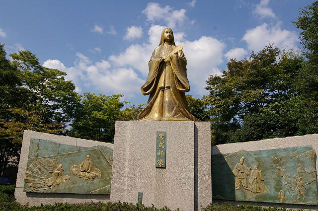 murasaki shikibu statue