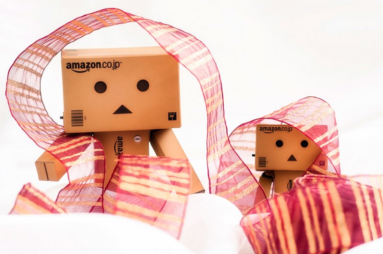 Anthropomorphic Amazon Japan boxes