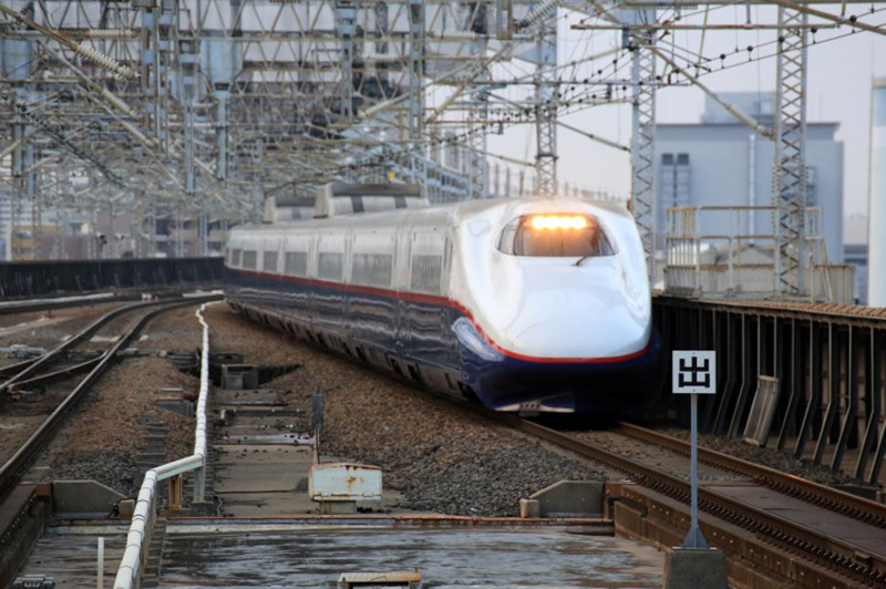 commuter train coming down the tracks