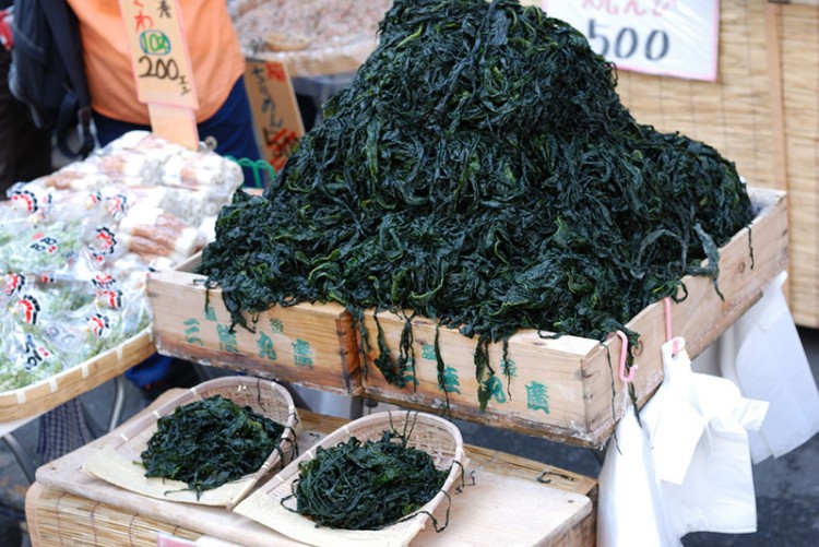 japanese edible seaweed for sale at market