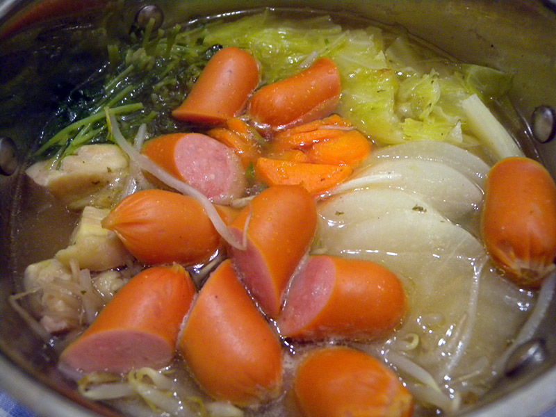 nabe with chicken sausage and cabbage