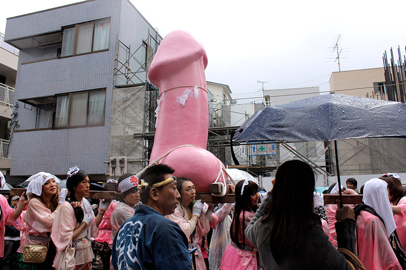 ELizabeth the big pink penis