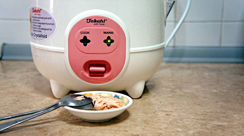 A rice cooker sticks its tongue out