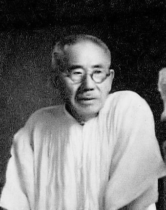 old photo of sculptor asakura fumio