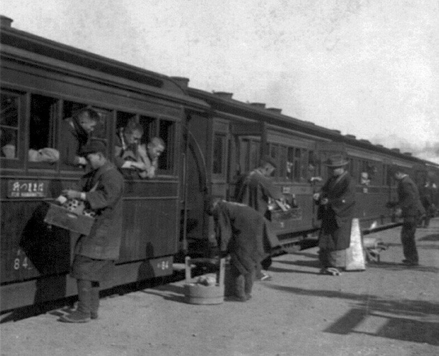 train in Japan in 1800s