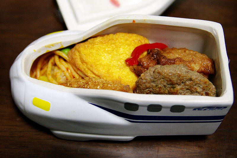 ekiben train meal service