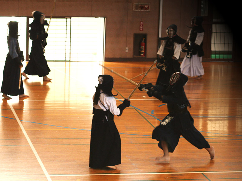 kids practicing kendo at a japanese school