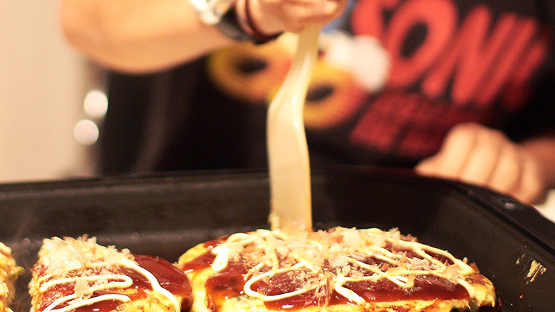 okonomiyaki at home spatula