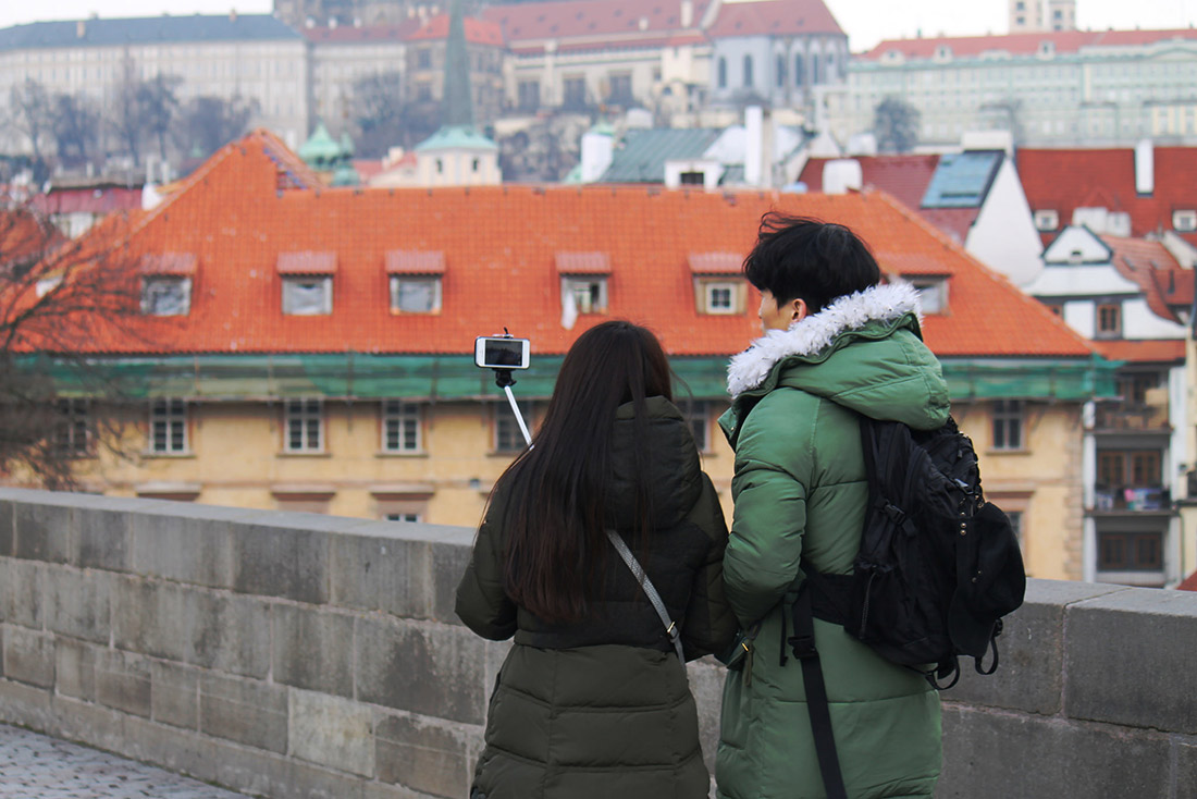 selfie stick chindogu used in germany