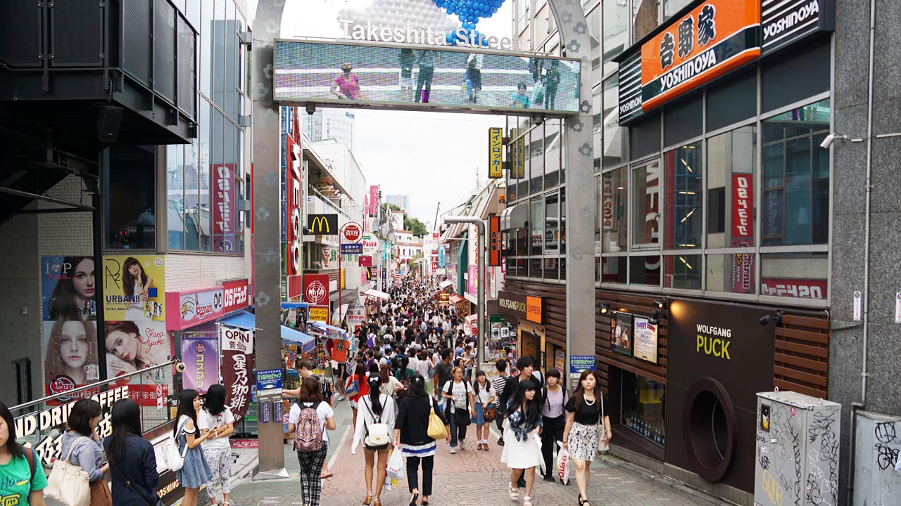 crowded shopping street in harajuku