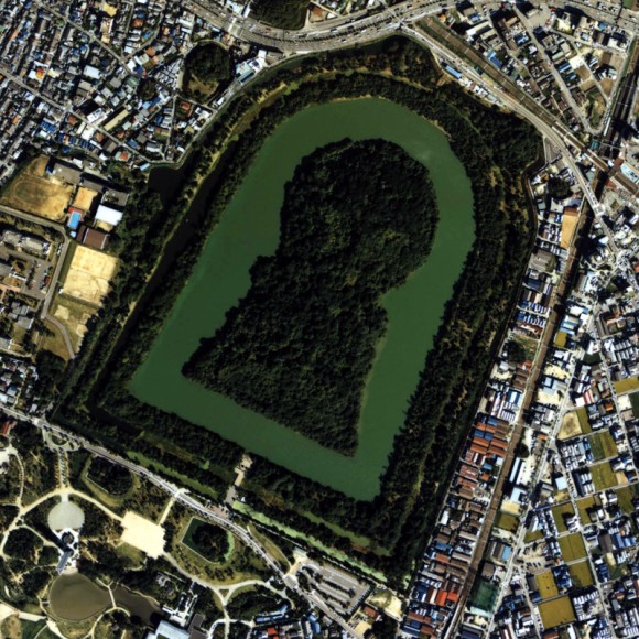 japan kofun giant keyhole shaped moat castle