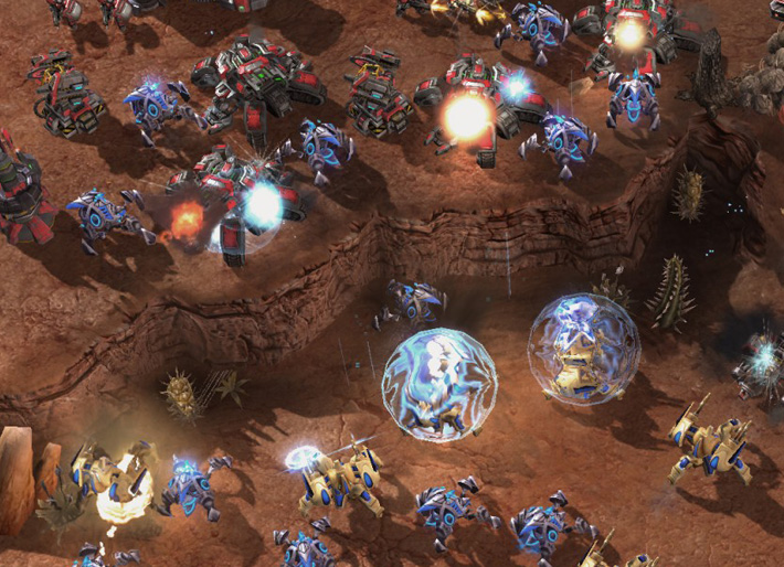 A large number of Japanese learning Starcraft units fighting