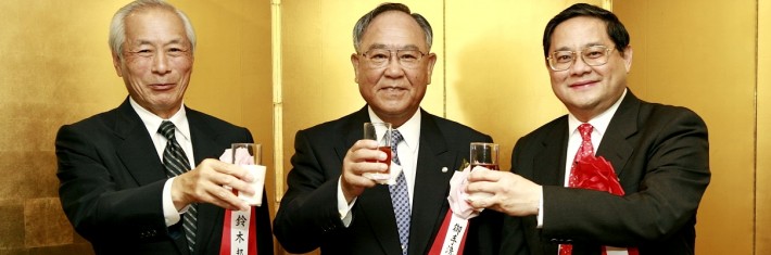 Japanese businessmen toast