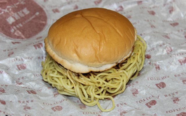 noodles served in roll