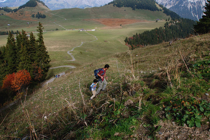 kobun verbs man and son climbing hill