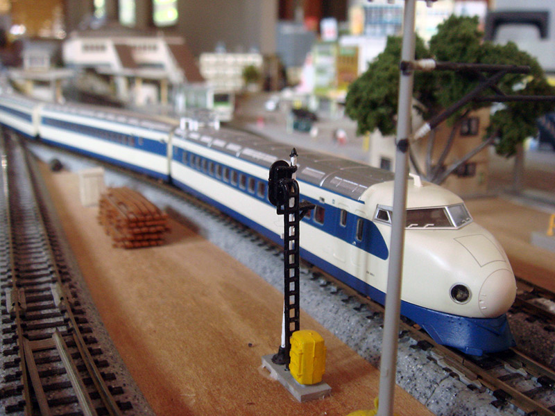 A miniature model of a Shinkasen train