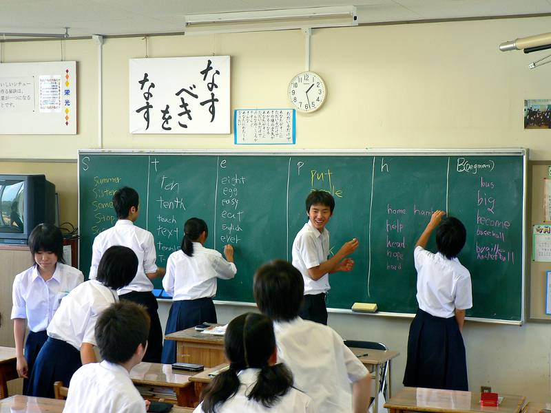 japanese students at the chalkboard