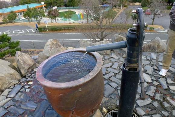 water pump trickling into full pot