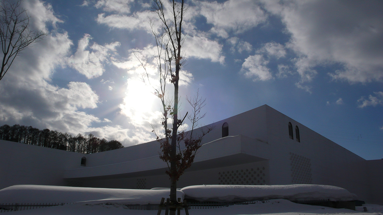 aomori museum of art white on white