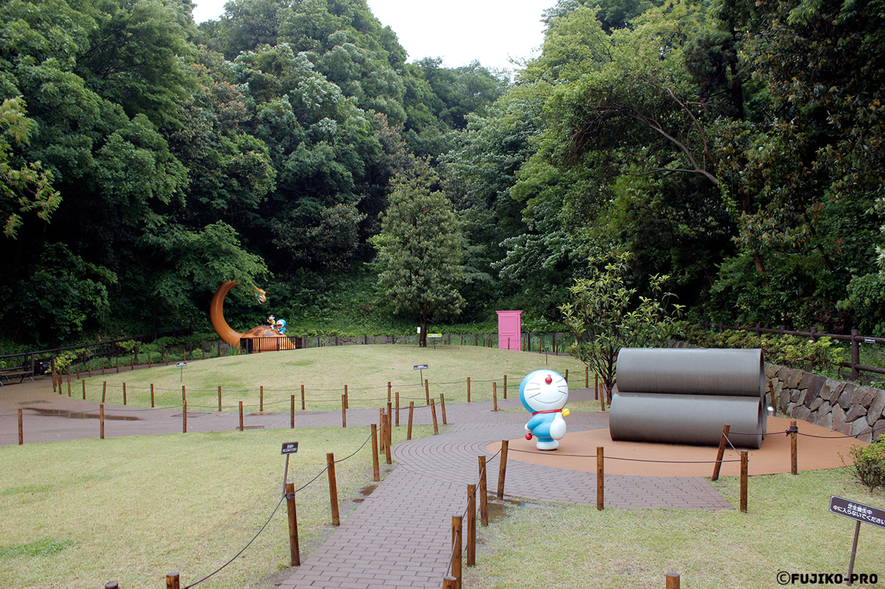 garden with statues doraemon statues