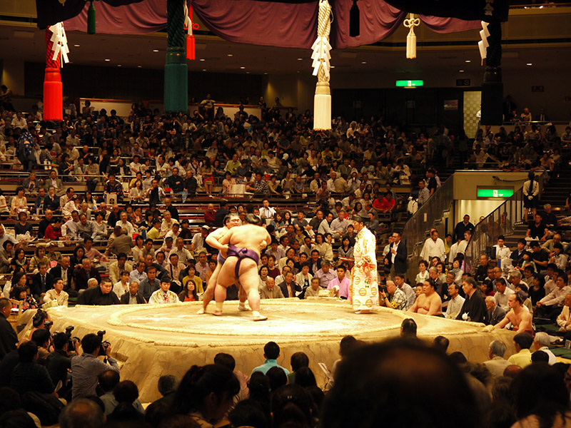 sumo wrestlers in a match