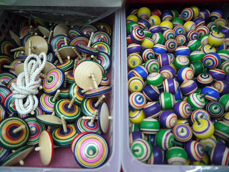 traditional Japanese spinning tops