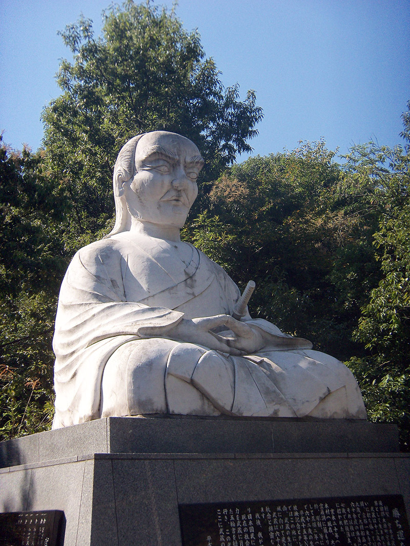 japan musashi statue