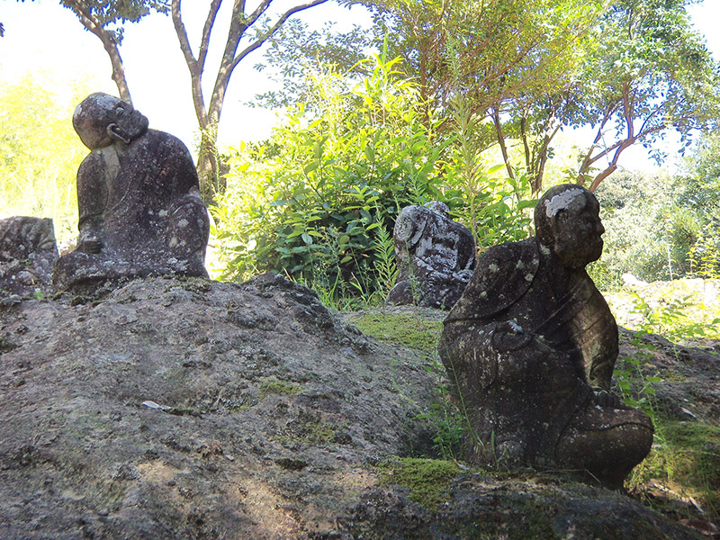 japan buddhist statues in the country