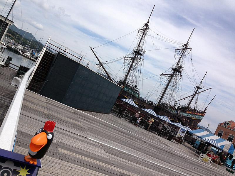 dutch reprodiction ships in japan with a toucan toy in the foreground