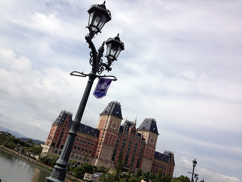 lamppost giant hotel tilted angle