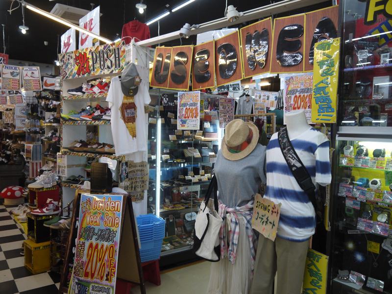 japanese recycle shop clothes display