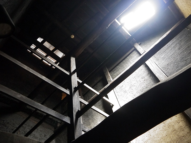 kitchen ceiling with wood beams and sunshine